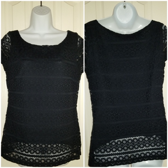 Banana Republic Tops - Banana Republic women's lace blouse